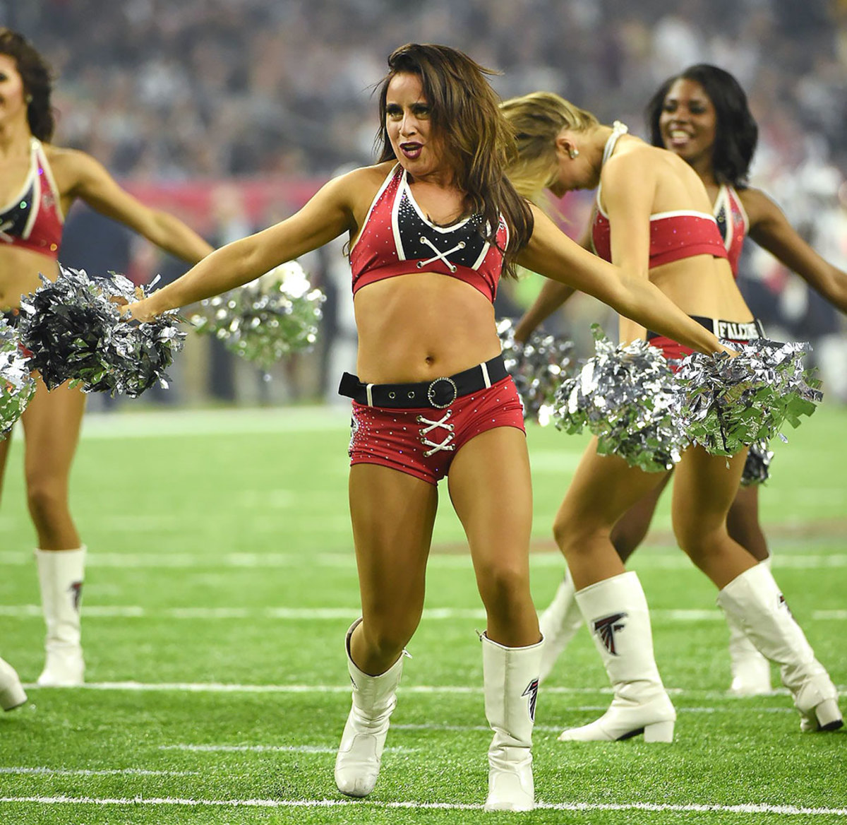 Atlanta-Falcons-cheerleaders-SI714_TK1_03411.jpg