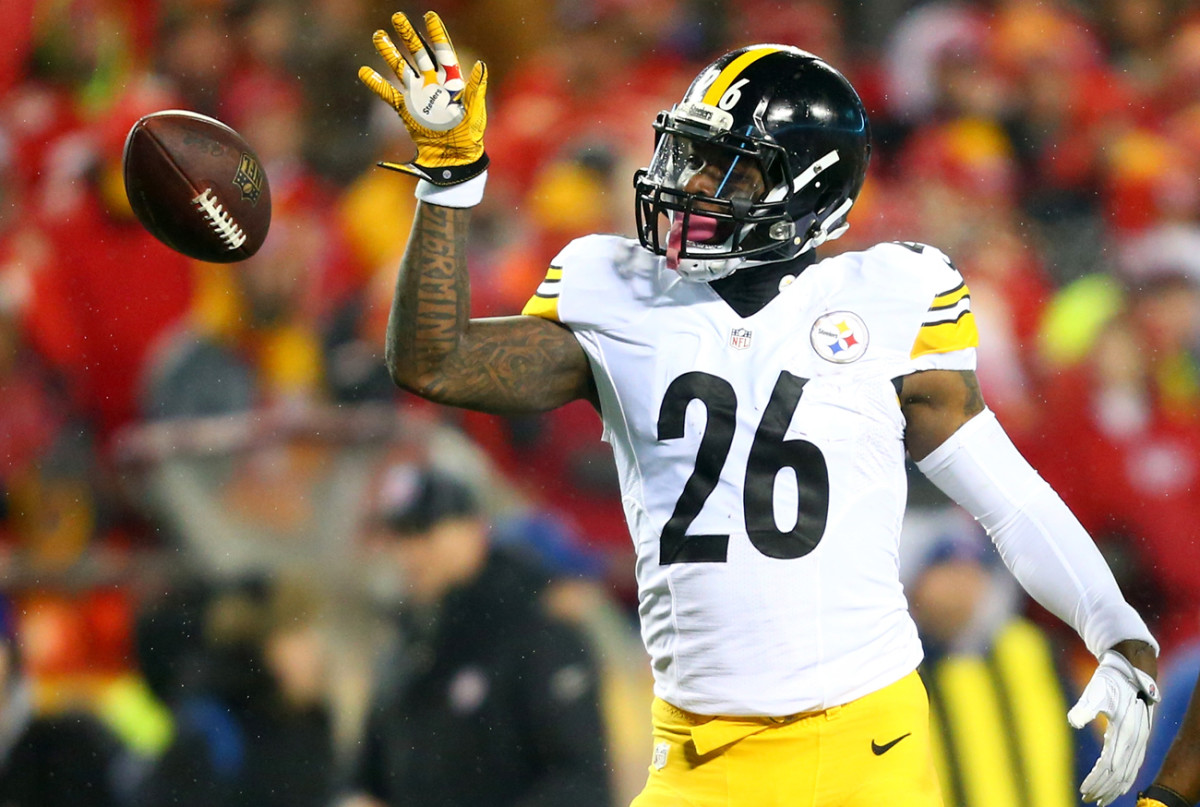 Le’Veon Bell piled up first downs for the Steelers, but the offense struggled to find the end zone against the Chiefs.