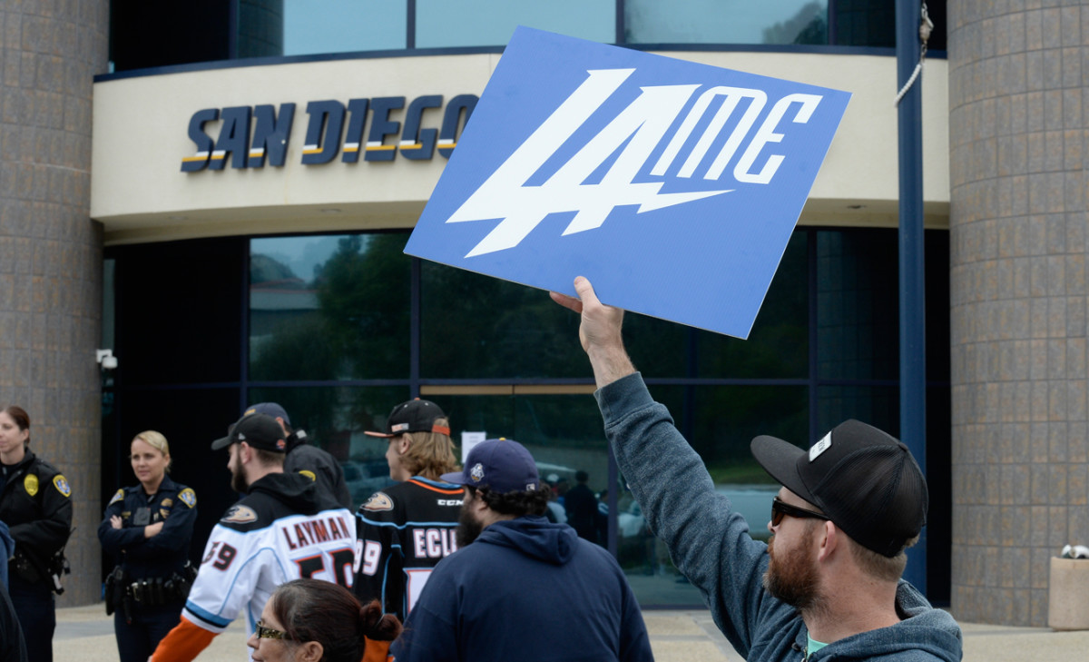 San Diego fans were quick to show their displeasure after the Chargers announced they were relocating to Los Angeles.