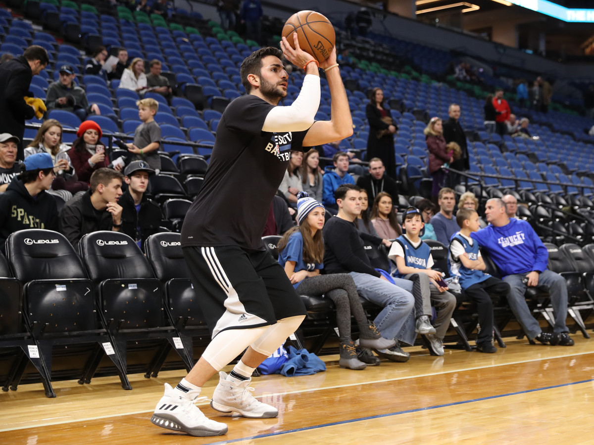 ricky_rubio_wolves_.jpg