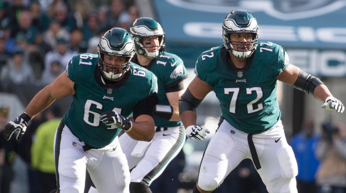 Stefen Wisniewski and Halapoulivaati Vaitai protecting Carson Wentz.