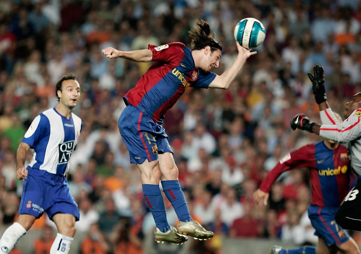 2007-0609-Lionel-Messi-hand.jpg