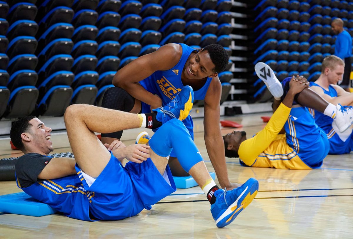2017-UCLA-Mens-basketball-behind-the-scenes-SI684_TK1_00966.jpg