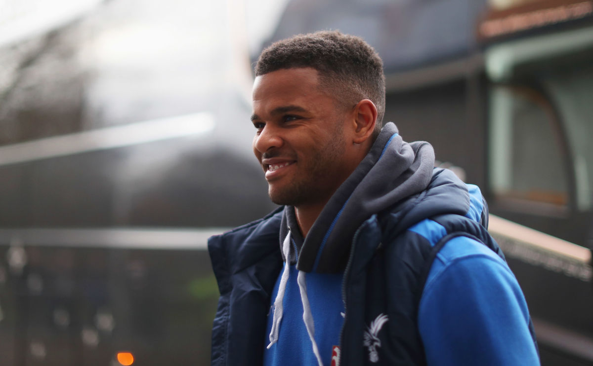 HULL, ENGLAND - DECEMBER 10:  Fraizer Campbell of Crystal Palace arrives prior to during the Premier League match between Hull City and Crystal Palace at KCOM Stadium on December 10, 2016 in Hull, England.  (Photo by Ian MacNicol/Getty Images)