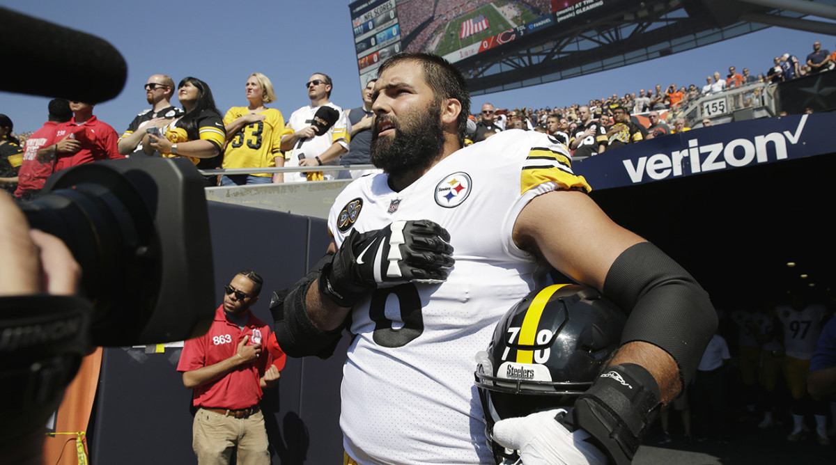 Alejandro Villanueva Steelers tackle appears for anthem Sports