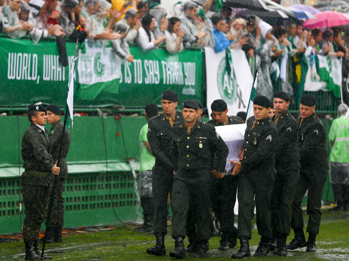 Chapecoense-Casket.jpg