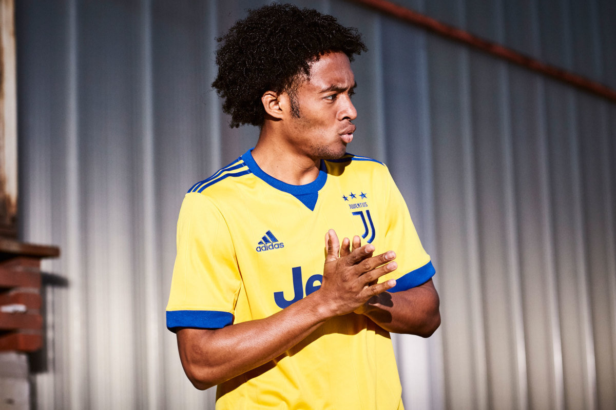 Juan-Cuadrado-Juventus-Away-Kit.jpg