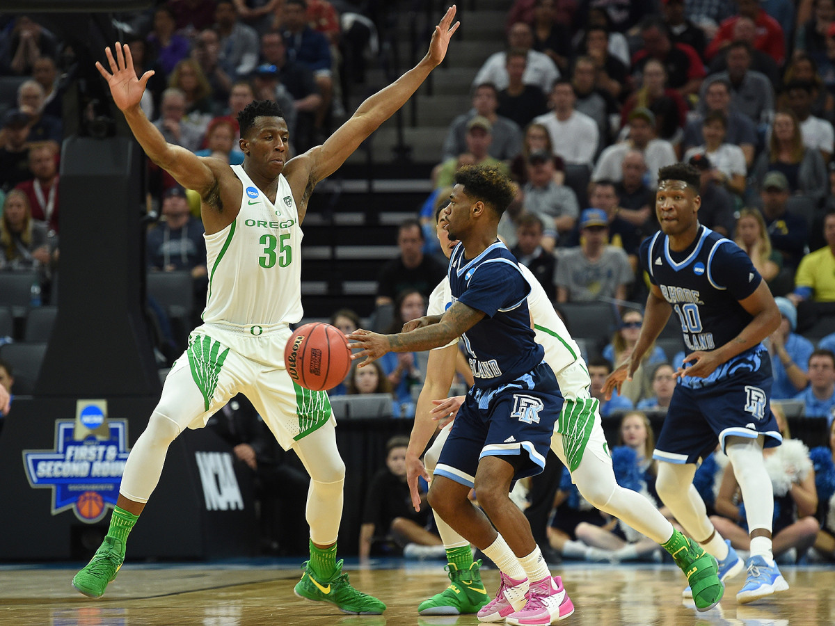 Bigby-Williams (35) averaged nearly 10 minutes a game for last year's Oregon team that reached the Final Four.