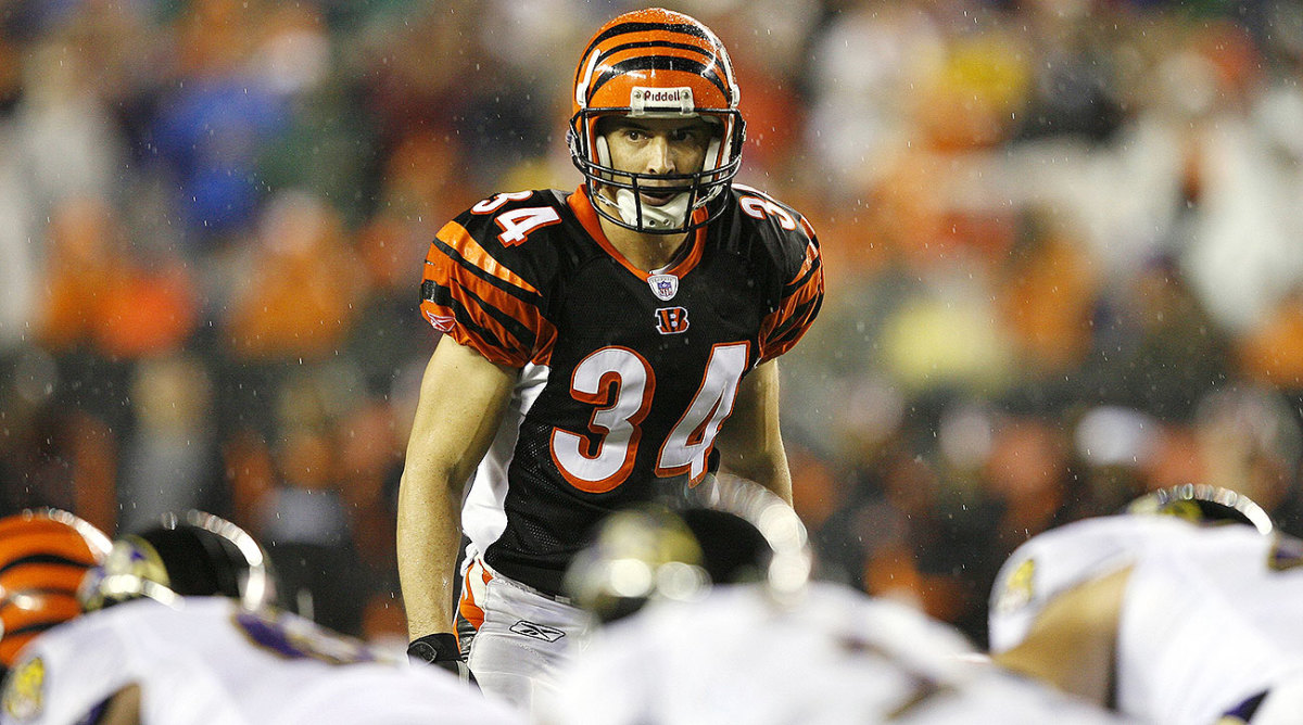 Kevin Kaesviharn lines up against the Baltimore Ravens during the 2006 season.