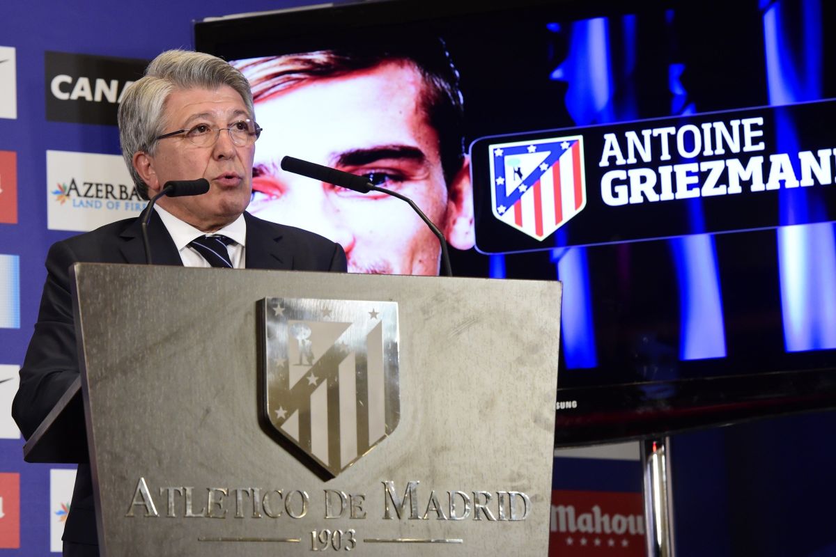 Atletico's President Enrique Cerezo speaks during the presentation of France international and new Atletico de Madrid's forward Antoine Griezmann at the Vicente Calderon stadium in Madrid on July 31, 2014. Griezmann, 23, had been linked with several clubs around Europe, including Premier League side Tottenham Hotspur, but Atletico, who claimed their first Spanish league title in 18 years last season, have won the race for the French winger. AFP PHOTO/ JAVIER SORIANO        (Photo credit should read JAVIER SORIANO/AFP/Getty Images)