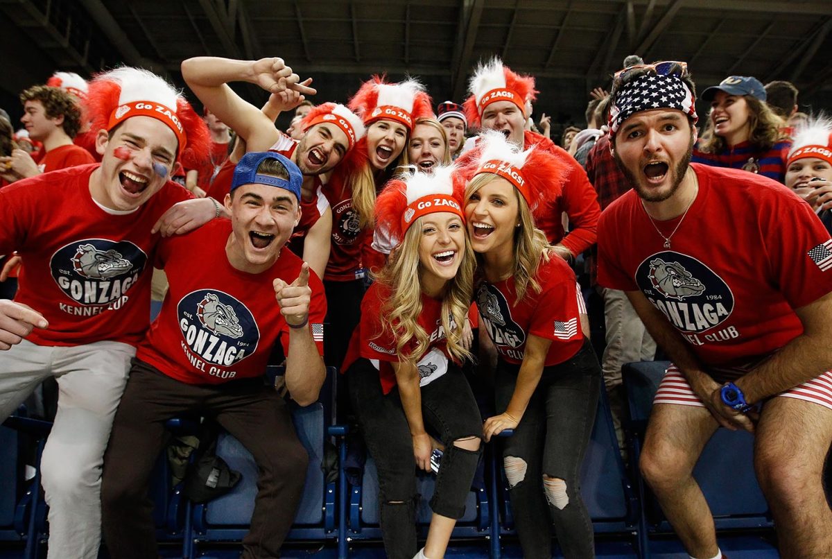 Gonzaga-Bulldogs-fans-631715158.jpg