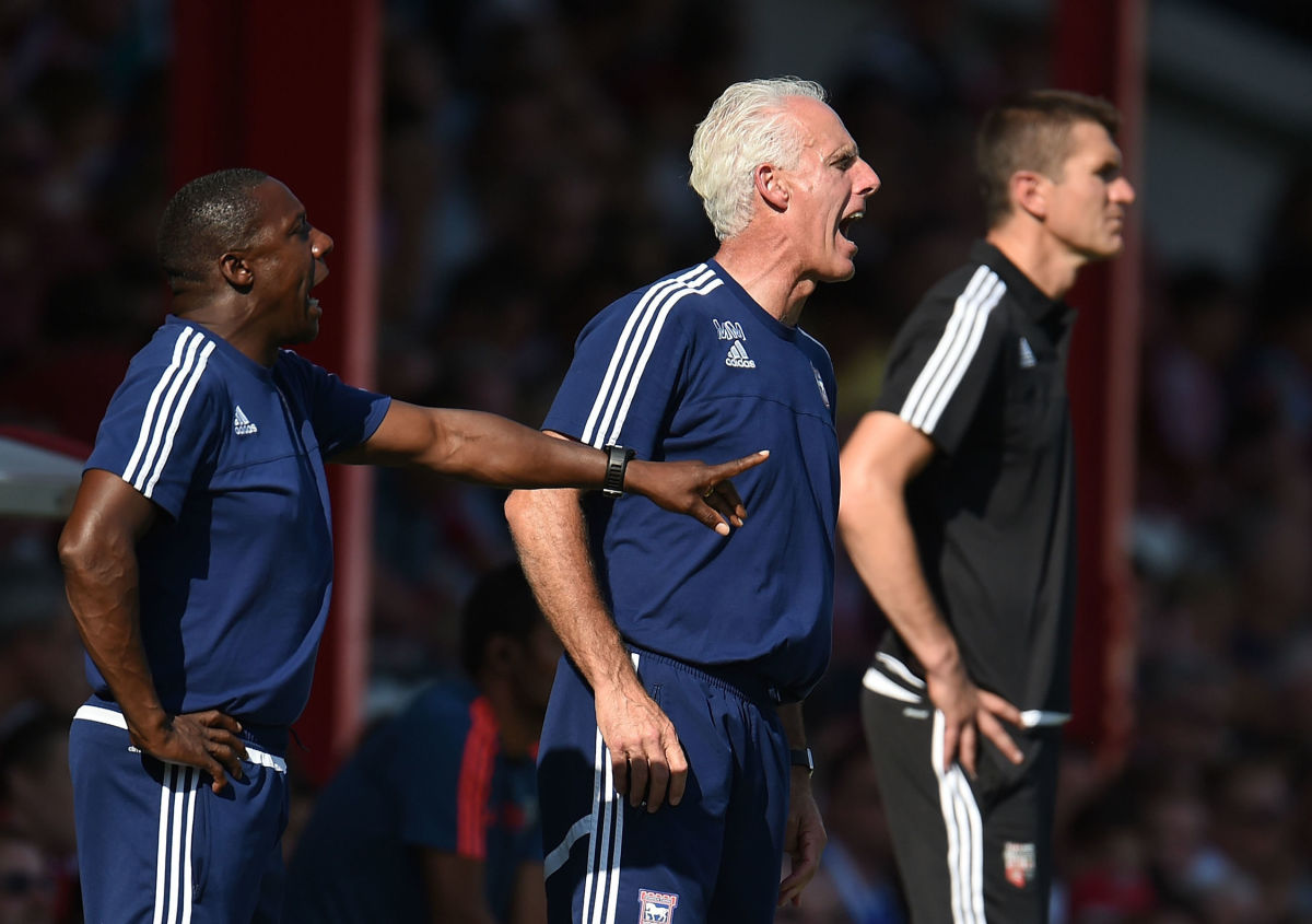 BRENTFORD, ENGLAND - AUGUST 08:  Manager of Ipswich Town Mick McCarthy gives instructions during the Sky Bet Championship match between Brentford and Ipswich Town at Griffin Park on August 8, 2015 in Brentford, England.  (Photo by Tom Dulat/Getty Images)
