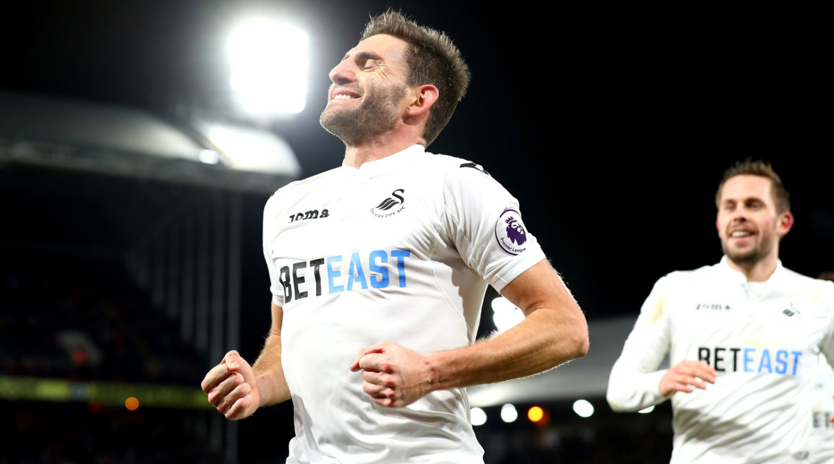 Crystal Palace vs Swansea: Rare Rangel goal gives Swans win (VIDEO ...