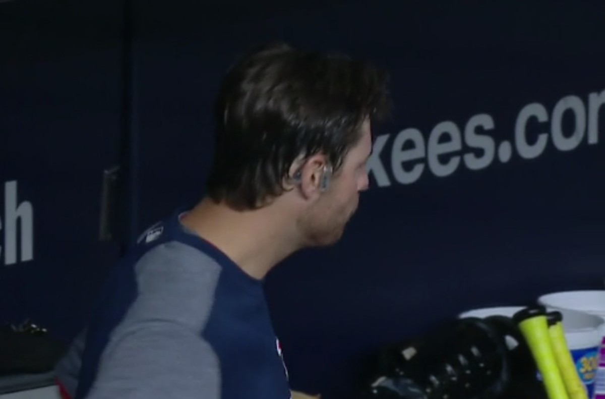 fister-earpiece-090617.jpg