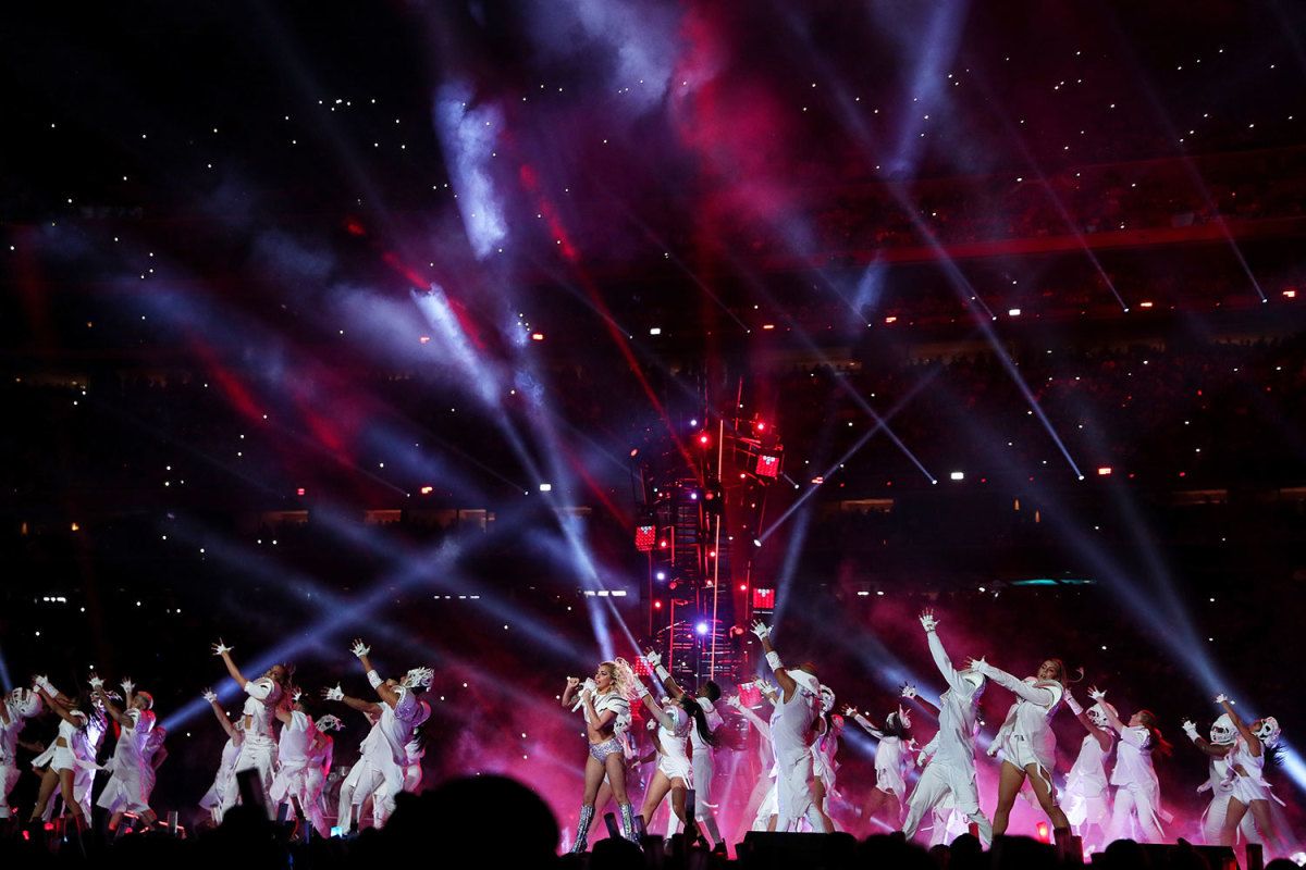 Lady-Gaga-Super-Bowl-LI-Halftime-Show-GettyImages-633951076_master.jpg