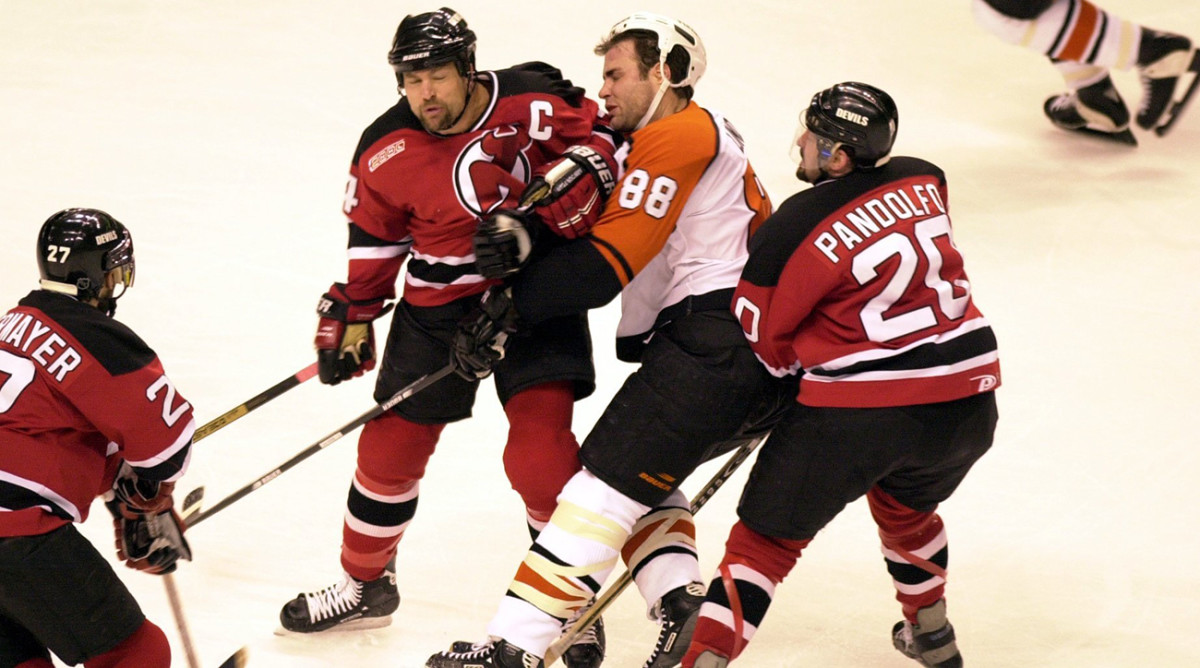 eric-lindros-scott-stevens-hit-concussion.jpg