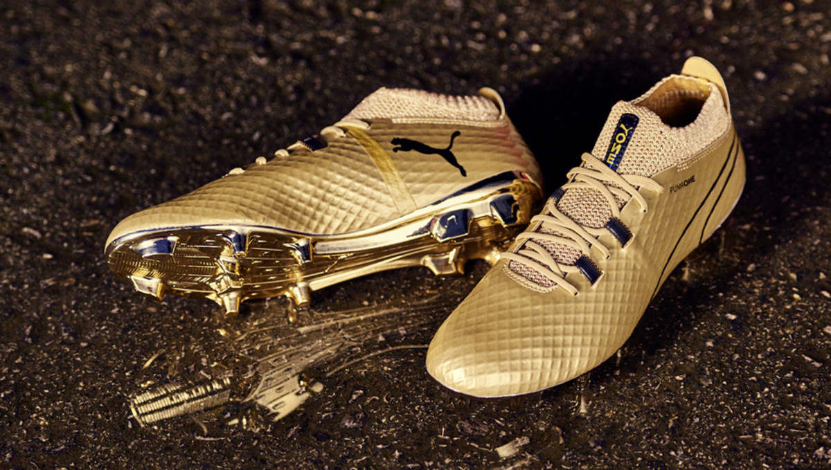 PHOTOS: PUMA Images of Stunning Special Edition Golden Boots for Aguero to Wear vs Arsenal - Sports Illustrated