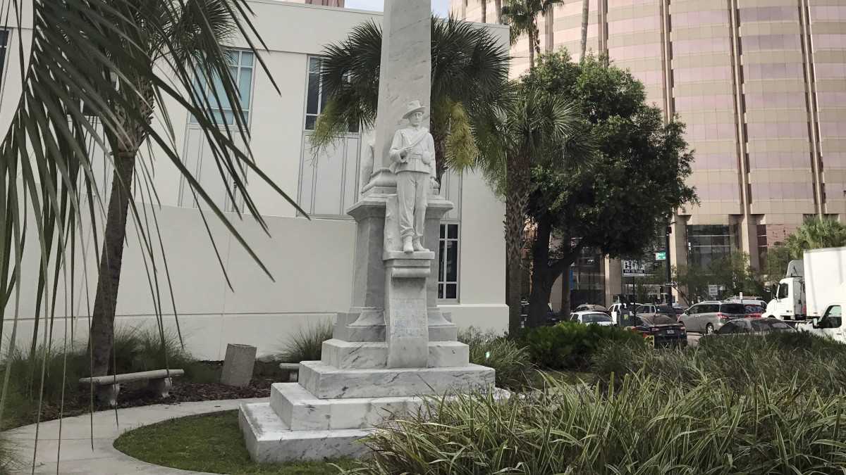 Tampa Confederate statue Rays, Bucs, Bolts donate for removal Sports Illustrated