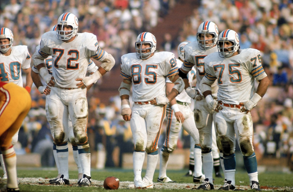Though just 5'11" and 220 pounds, Buoniconti (85) was a commanding presence in the middle of the Dolphins defense.