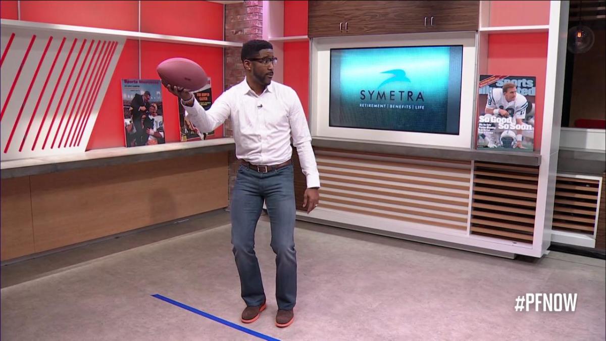 WHY DO RECEIVERS POINT TO SIDELINE visual data 5