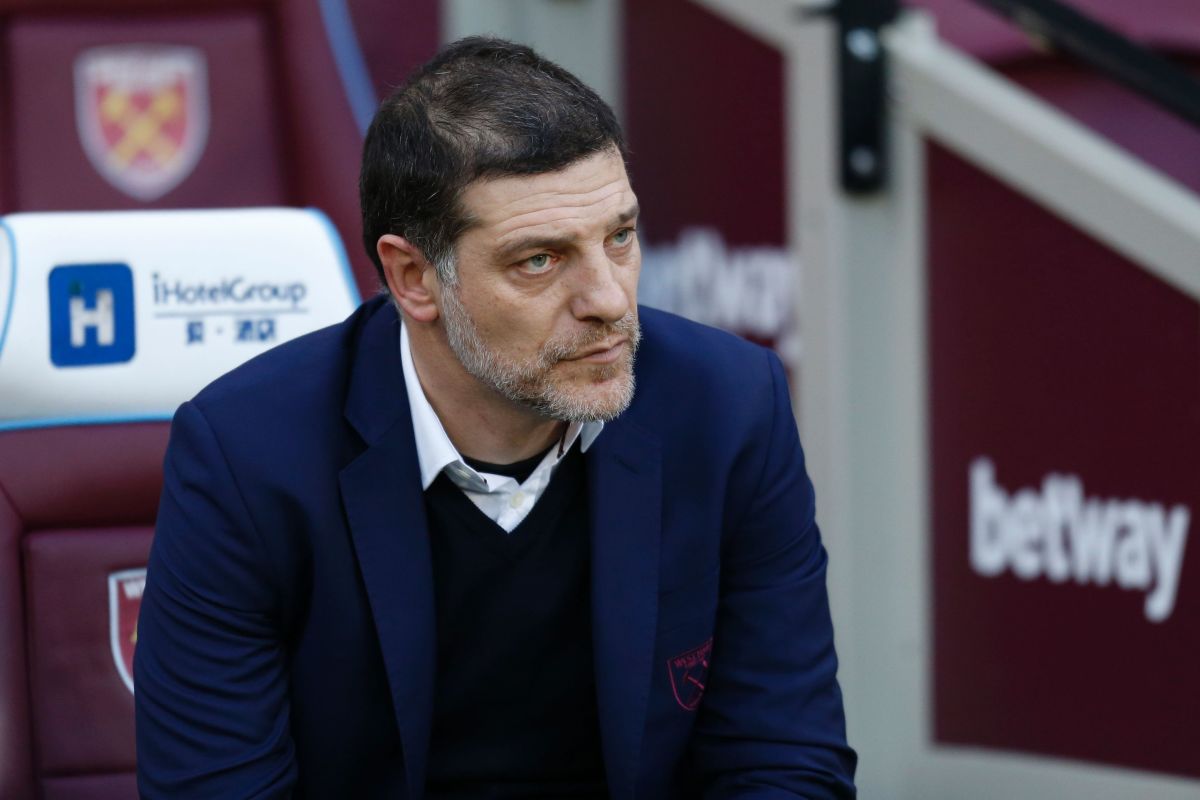 West Ham United's Croatian manager Slaven Bilic arrives for the English Premier League football match between West Ham United and Crystal Palace at The London Stadium, in east London on January 14, 2017. / AFP / Ian KINGTON / RESTRICTED TO EDITORIAL USE. No use with unauthorized audio, video, data, fixture lists, club/league logos or 'live' services. Online in-match use limited to 75 images, no video emulation. No use in betting, games or single club/league/player publications.  /         (Photo credit should read IAN KINGTON/AFP/Getty Images)