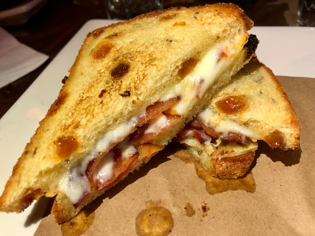 grilled-cheese-barbacon.jpg