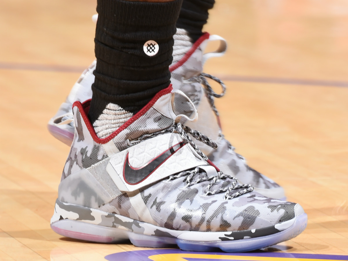 lebron-james-sneaker-camo.jpg