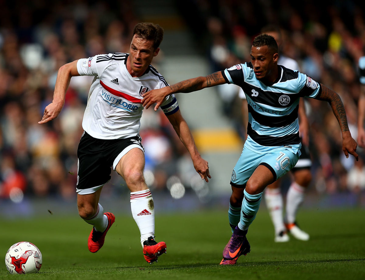LONDON, ENGLAND - OCTOBER 01:  Scott Parker of Fulham holds off pressure from Tjaronn Chery of QPR during the Sky Bet Championship match between Fulham and Queens Park Rangers at Craven Cottage on October 1, 2016 in London, England.  (Photo by Jordan Mansfield/Getty Images)