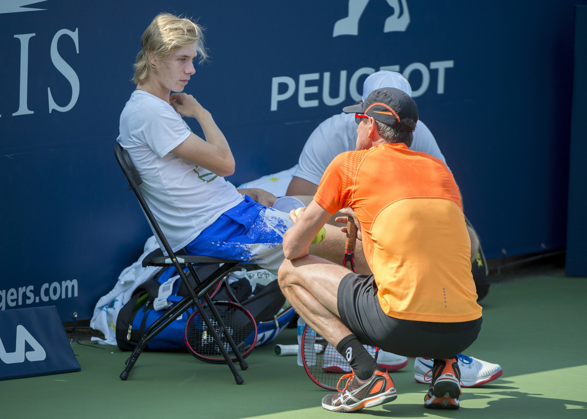 shapovalov-oncourt-coaching.jpg