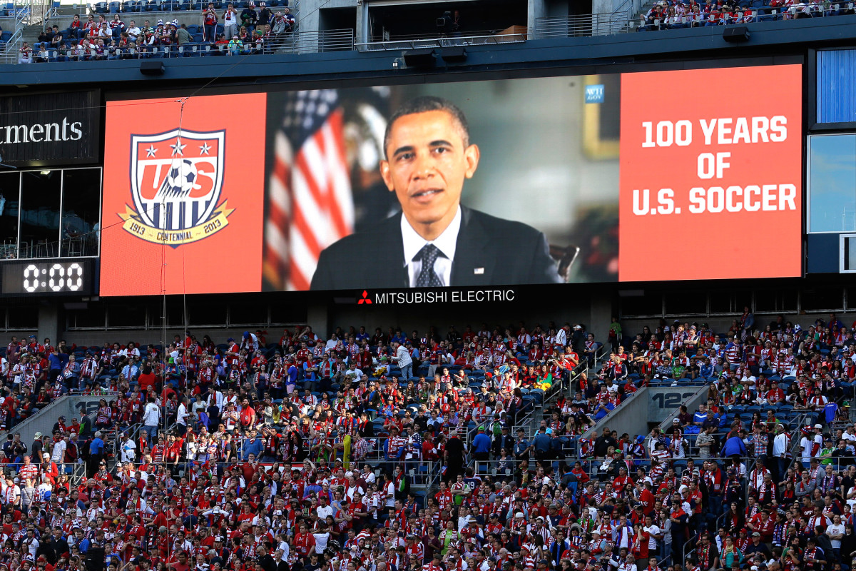 Obama-USMNT-2013-Seattle.jpg