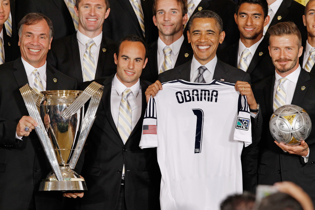 Obama-Galaxy-WH-Beckham-Donovan.jpg