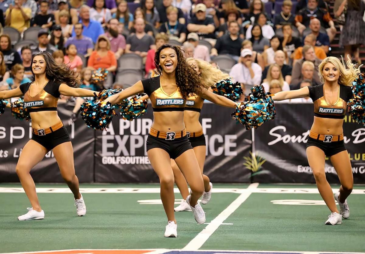 Arizona-Rattlers-Sidewinders-cheerleaders-YYP_7083.jpg