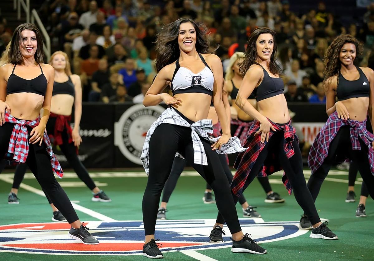Arizona-Rattlers-Sidewinders-cheerleaders-YYP_7468.jpg