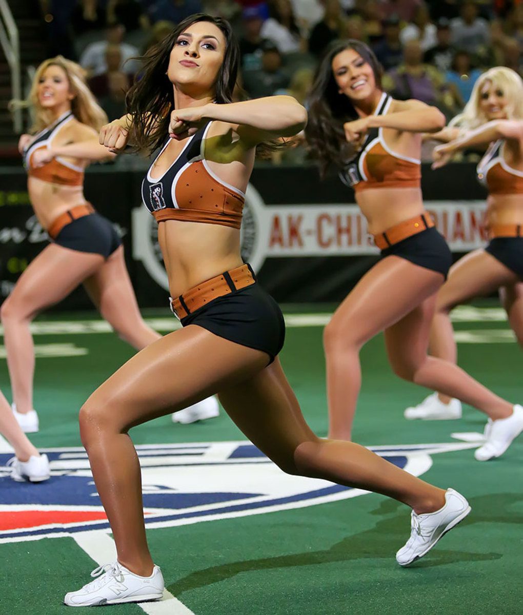 Arizona-Rattlers-Sidewinders-cheerleaders-YYP_5957.jpg
