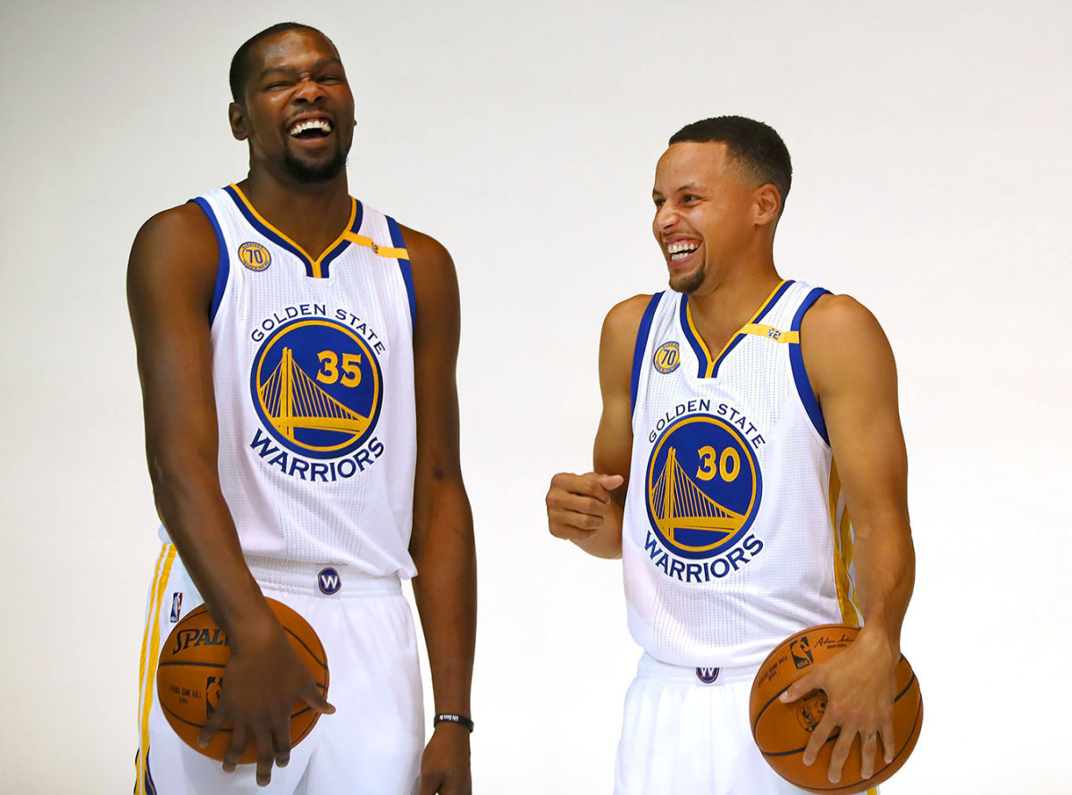 2016-0926-Kevin-Durant-Stephen-Curry-610535328.jpg