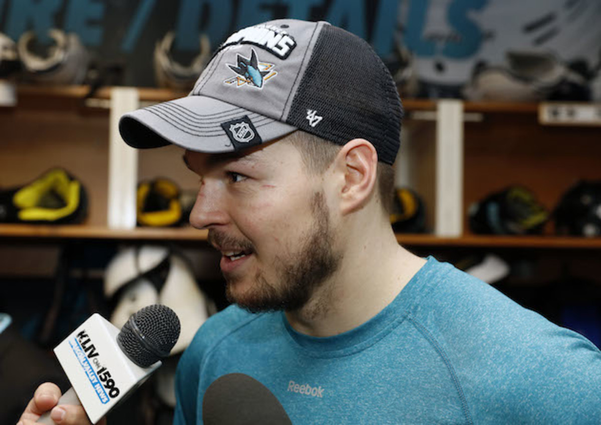 hertl don smith nhl.jpg