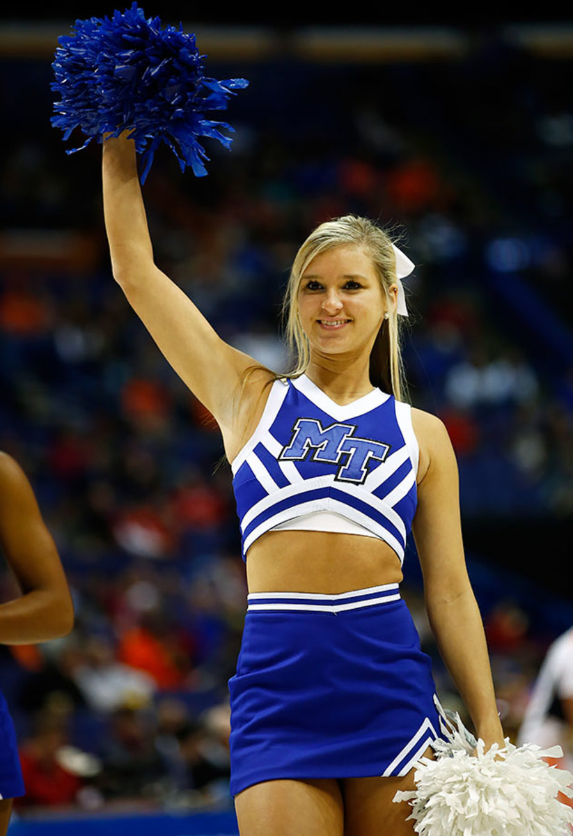 Middle-Tennessee-cheerleaders-516734320.jpg