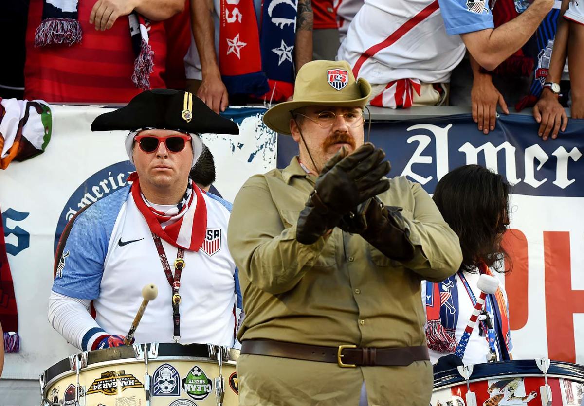 USA-fans-GettyImages-537963692_master.jpg