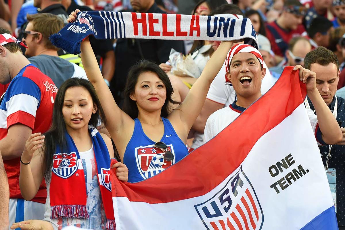 USA-fans-GettyImages-537963854_master.jpg