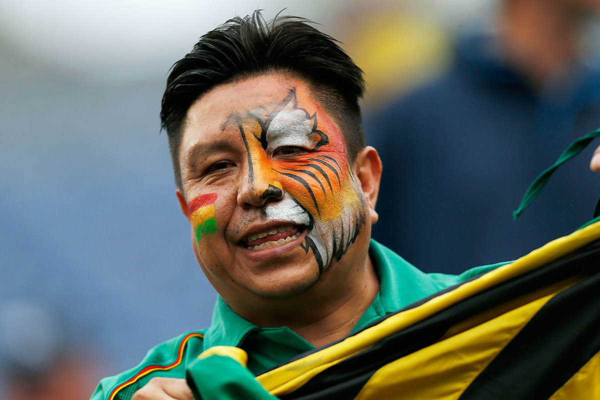 Bolivia-fan-GettyImages-538436944.jpg