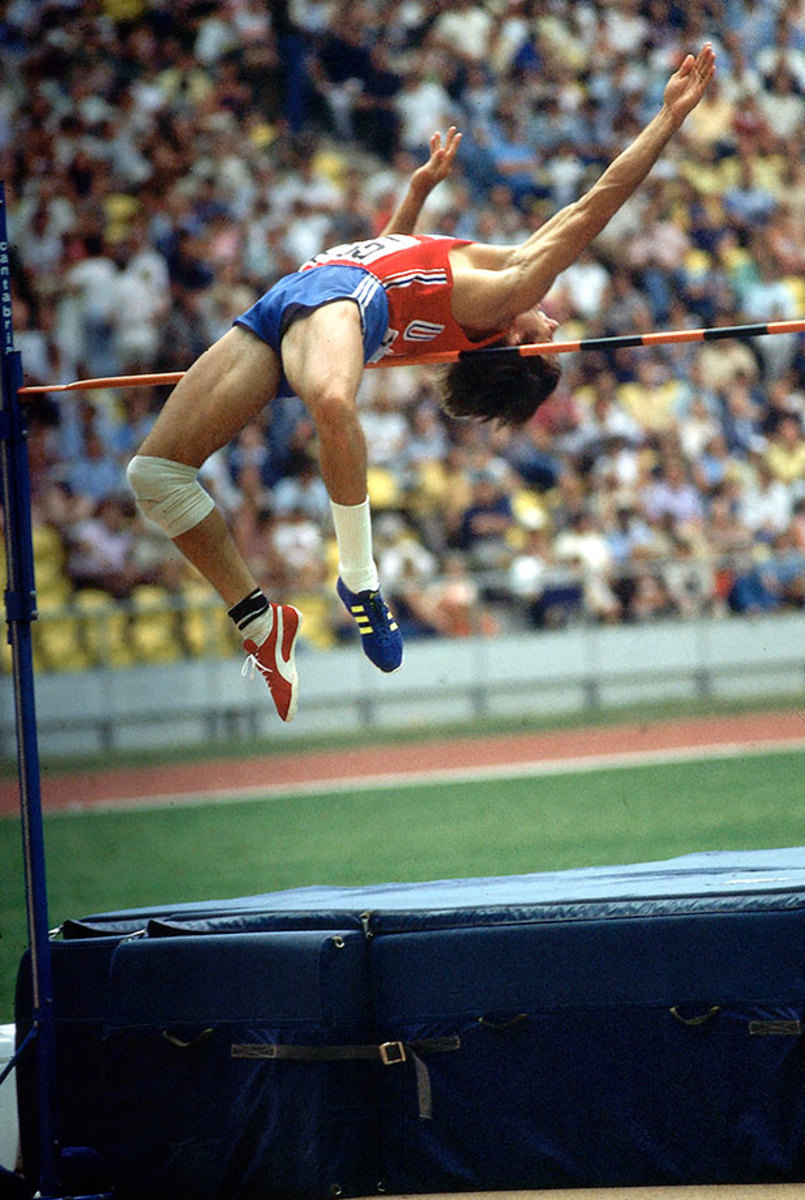 1976-0730-Bruce-Jenner-Decathlon-High-Jump-001095253.jpg