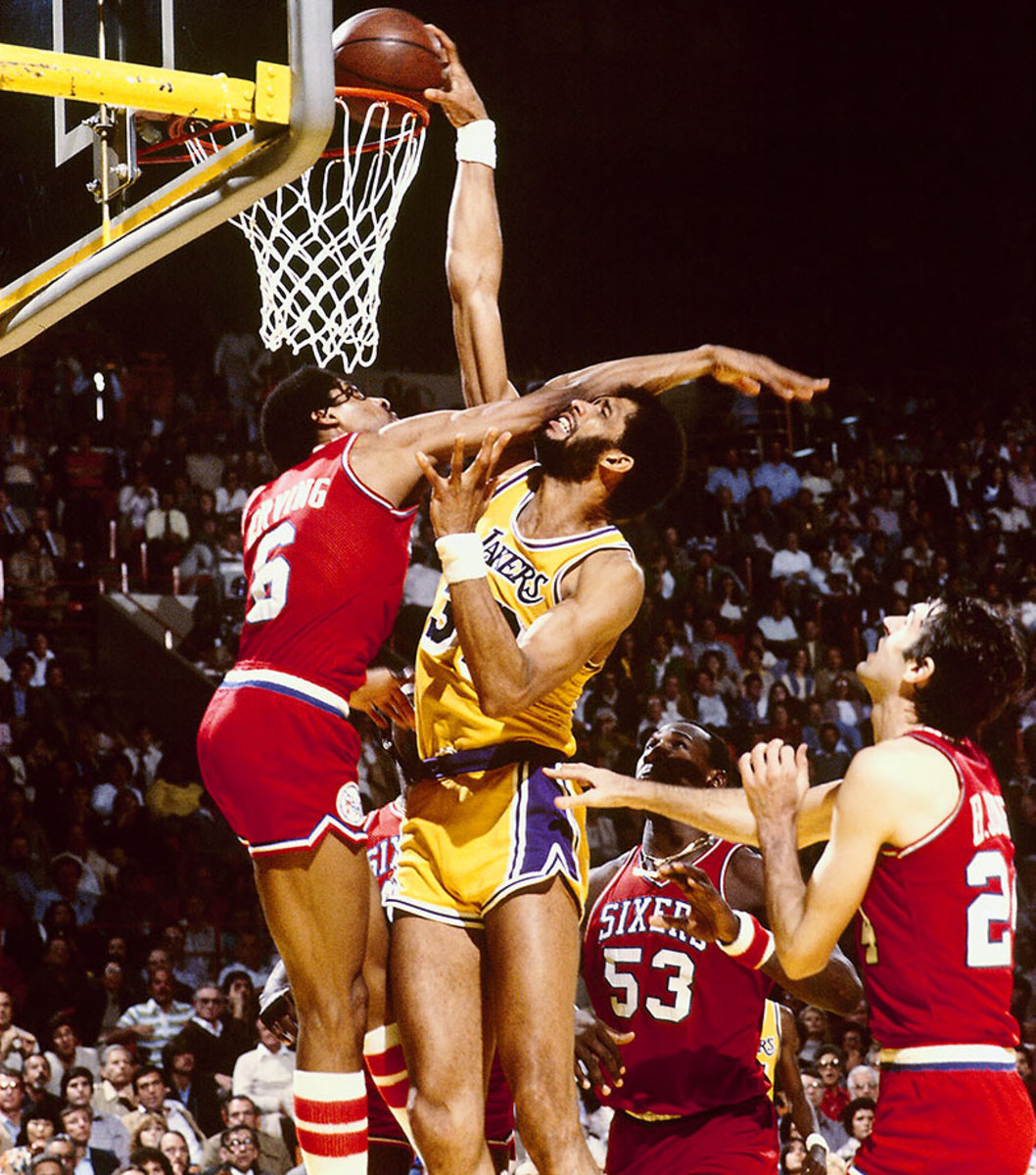 1980-Julius-Erving-Kareem-Abdul-Jabbar-06056554.jpg