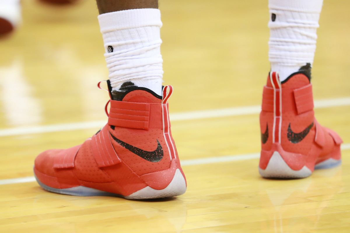 nike-lebron-soldier-sneaker.jpg