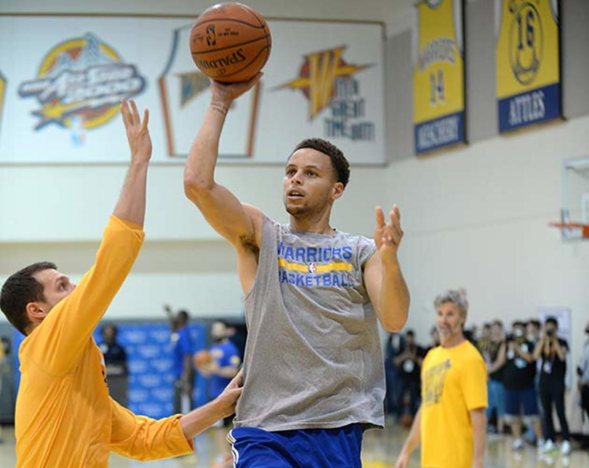 stephen-curry-nike-uren-practice.jpg