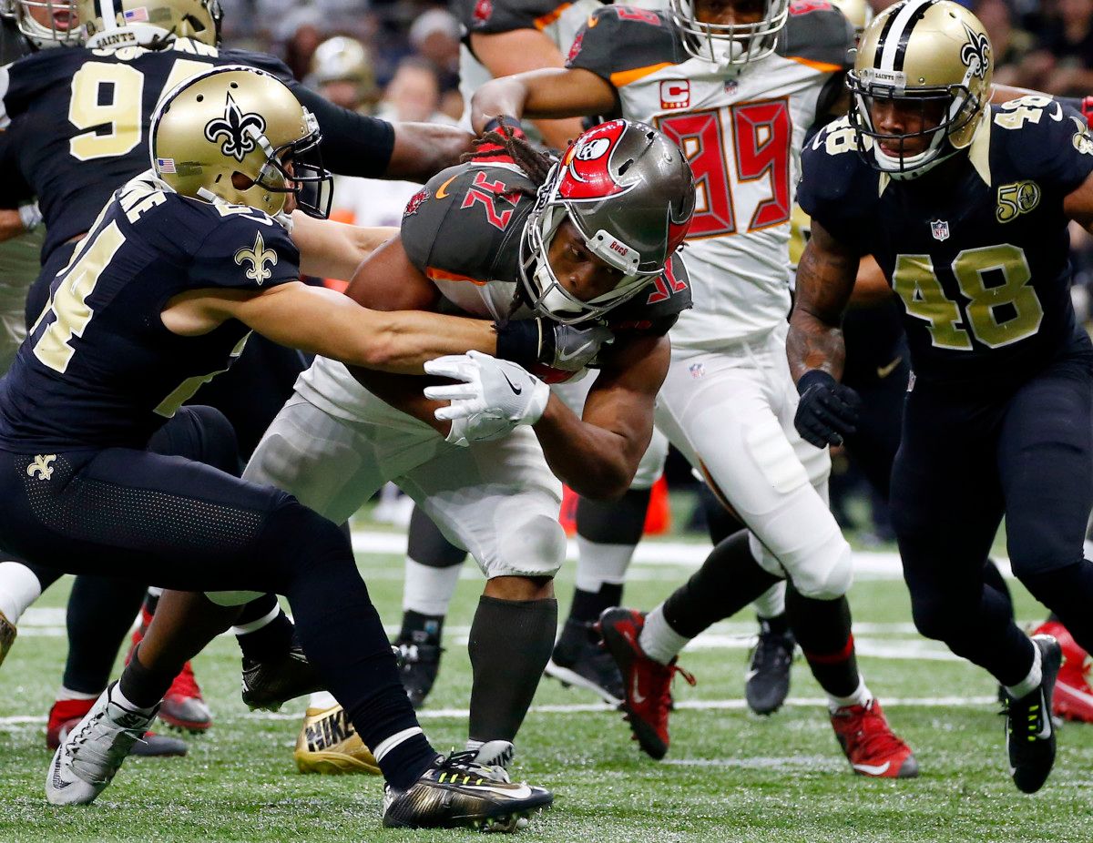 High-Quality Rb Martin, Former All-pro With Bucs, Dies At 36 Wallpaper Illustration High-Quality Rb Martin, Former All-pro With Bucs, Dies At 36 Wallpaper Illustration