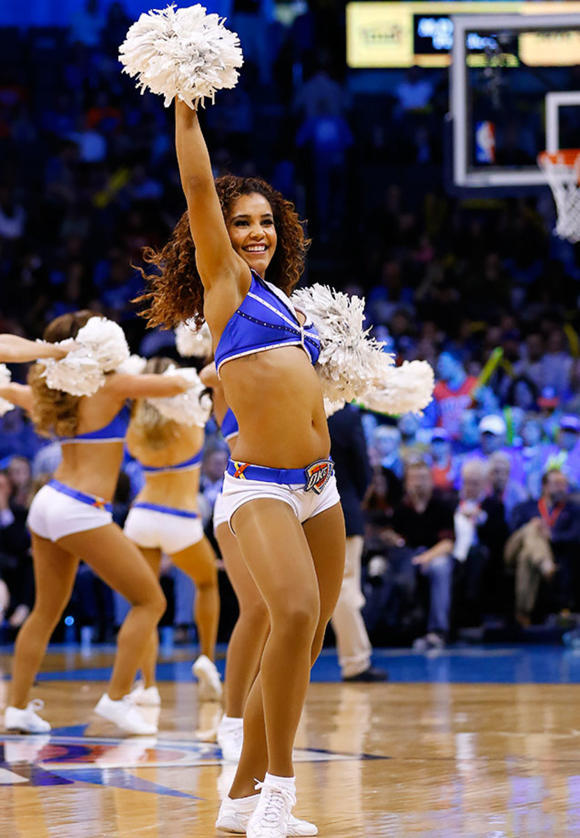 Oklahoma-City-Thunder-Girls-1c1538edf82447d9b23d05c8b28006a3-0.jpg