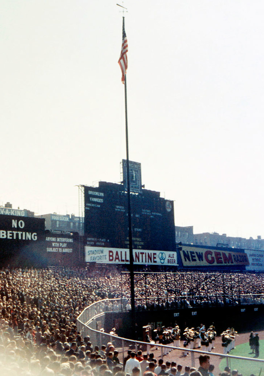 1956-World-Series-Yankee-Stadium-079117556.jpg