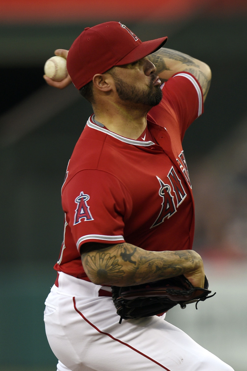 Angels starter Santiago ejected for gesturing to umpire Sports