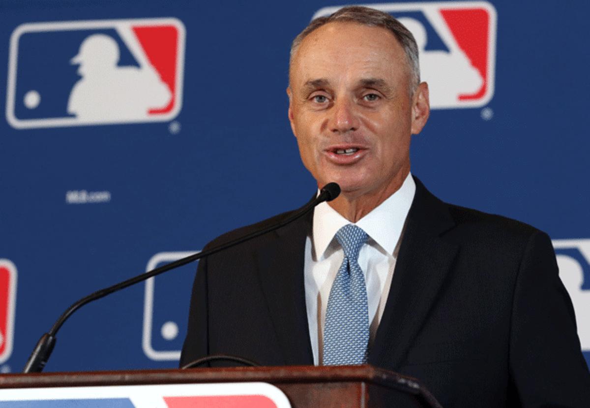 rob-manfred-mlb-roundtable-photo.jpg