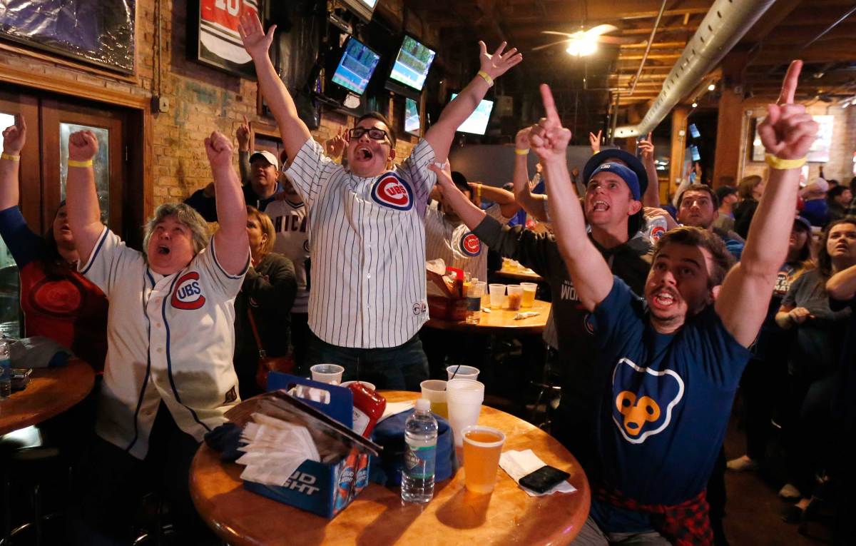 World-Series-Game-7-Cubs-fans-10.jpg